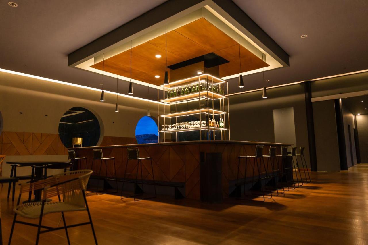Hotel Termales El Otono La Enea Esterno foto The bar at the 2018-built terminal
